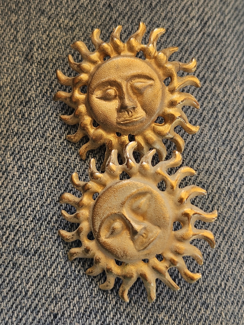 Sun Face Fashion Earings - Gold-Tone